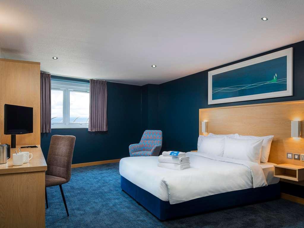 Travelodge Reading Whitley Rum bild