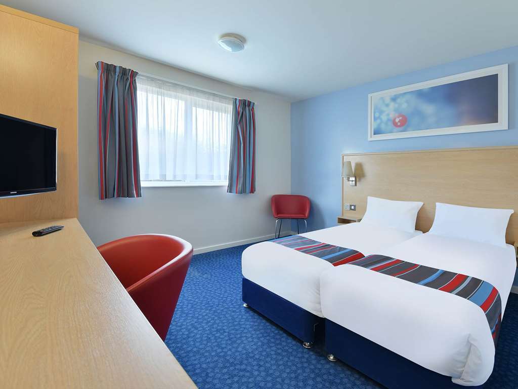 Travelodge Reading Whitley Rum bild